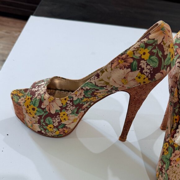 Yoki Floral Peep-Toe Cork Wedges – Vintage-Inspired Spring Heels - Picture 2 of 2